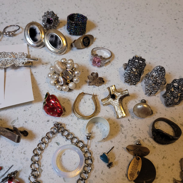 Mixed Costume Jewelry Lot Vintage-Modern Craft Repair Wearable