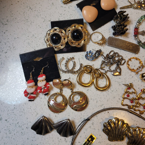 Mixed Costume Jewelry Lot Vintage-Modern Craft Repair Wearable