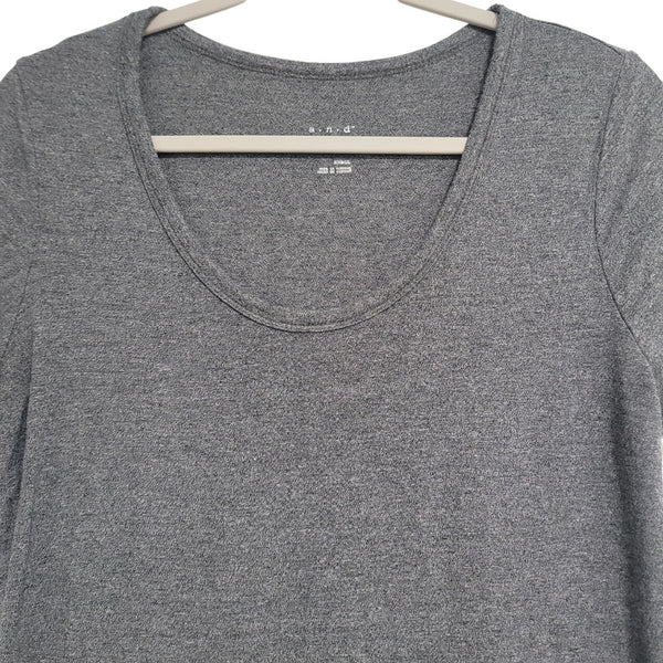 A New Day Gray Short Sleeve Scoop Neck T-Shirt Size Small