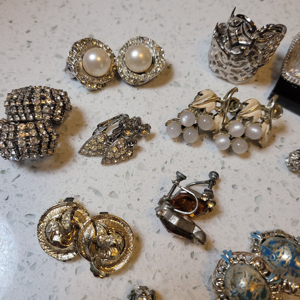 Vintage Costume Clip On Earrings Lot 26 Pairs 1 Necklace