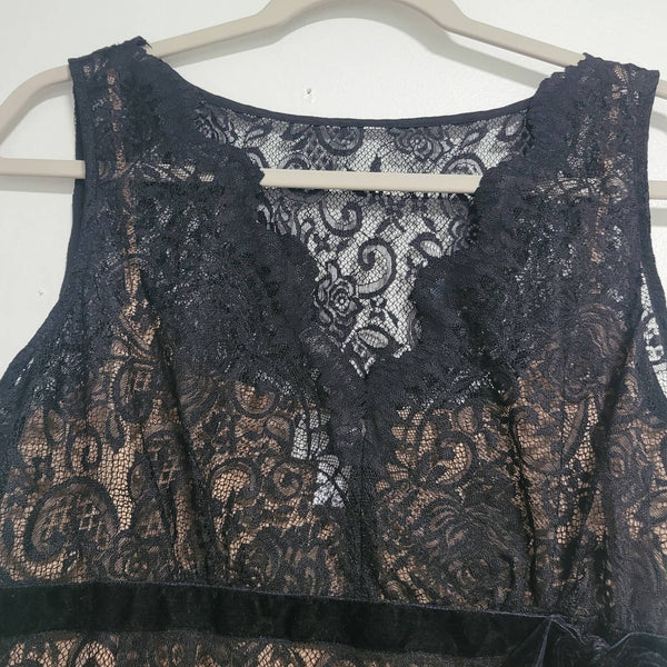 Ann Taylor LOFT Black Floral Lace Line Scalloped Sleeveless Blouse Size 8