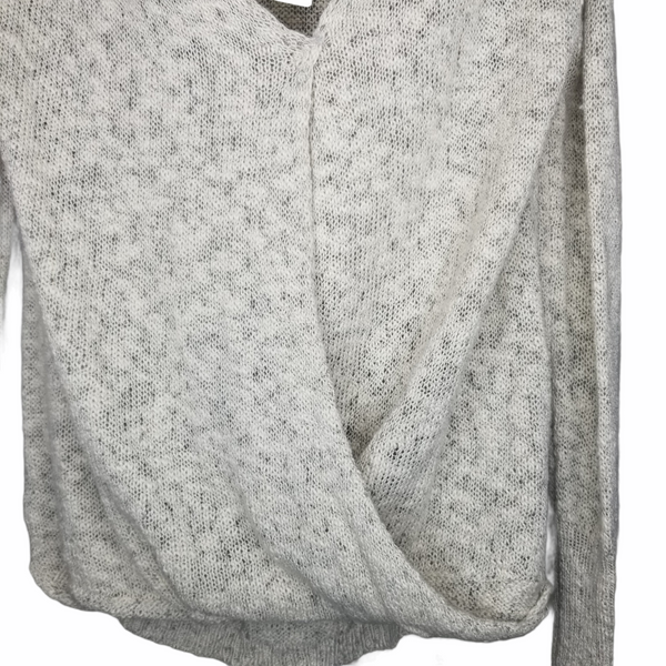Hippie Rose Junior's Light Heather Gray V-Neck Long Sleeve Knit Sweater Size Small